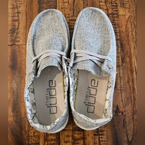 Hey Dude Shoes. SIZE 7